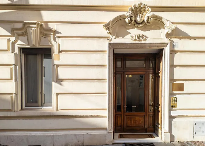C2 Class Apartment, 2 Da Letto Con Giardino In Zona Via Veneto Distante 15 Minuti A Piedi Da Fontana Di Trevi Roma