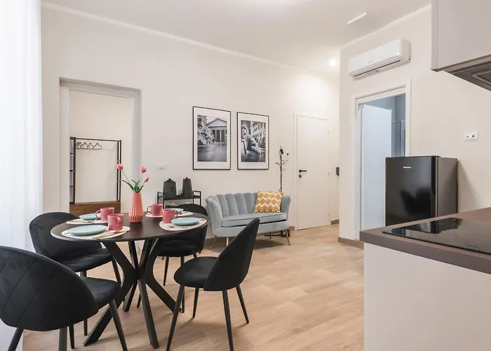 Daire C2 Class Apartment, 2 Da Letto Con Giardino In Zona Via Veneto Distante 15 Minuti A Piedi Da Fontana Di Trevi
