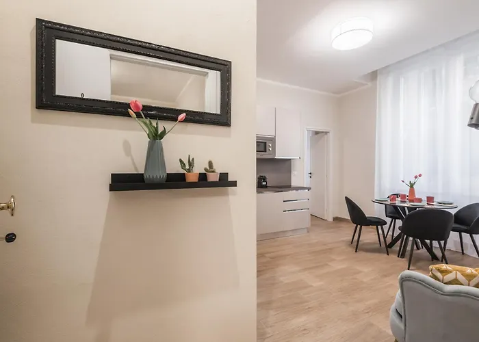 Daire C2 Class Apartment, 2 Da Letto Con Giardino In Zona Via Veneto Distante 15 Minuti A Piedi Da Fontana Di Trevi *