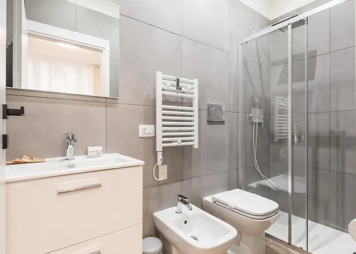 Daire C2 Class Apartment, 2 Da Letto Con Giardino In Zona Via Veneto Distante 15 Minuti A Piedi Da Fontana Di Trevi *