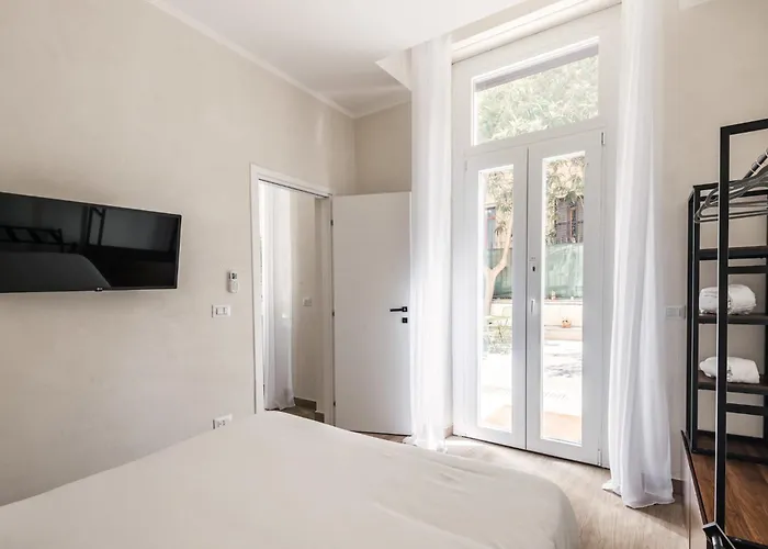 Daire C2 Class Apartment, 2 Da Letto Con Giardino In Zona Via Veneto Distante 15 Minuti A Piedi Da Fontana Di Trevi Roma