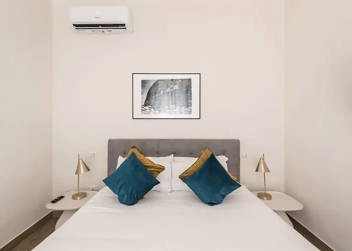 C2 Class Apartment, 2 Da Letto Con Giardino In Zona Via Veneto Distante 15 Minuti A Piedi Da Fontana Di Trevi *
