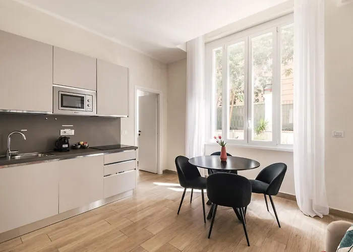 C2 Class Apartment, 2 Da Letto Con Giardino In Zona Via Veneto Distante 15 Minuti A Piedi Da Fontana Di Trevi *